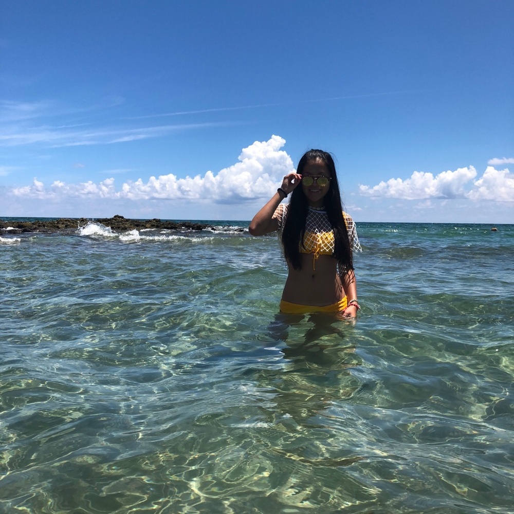 Meet your Posher, Sesil